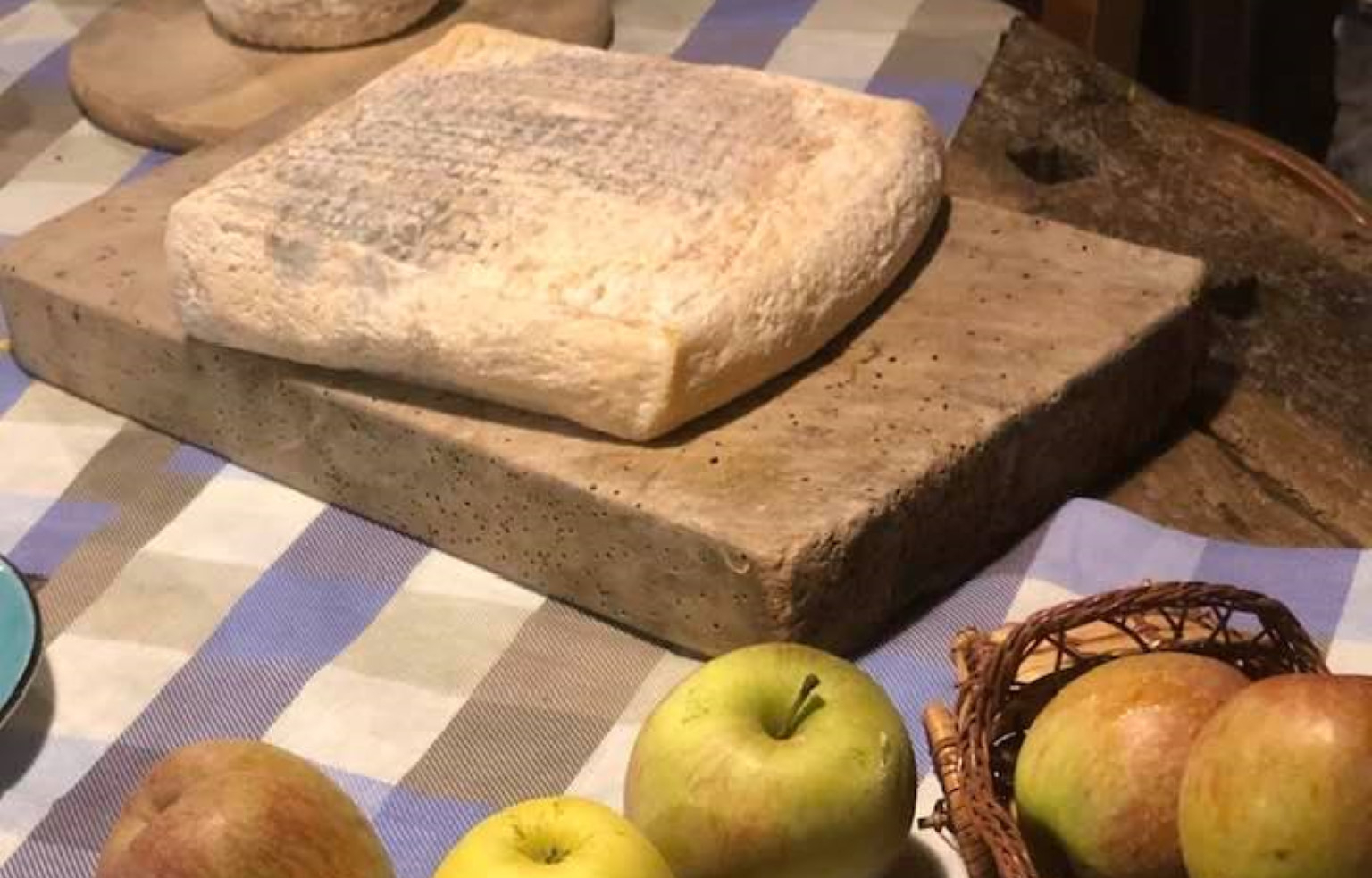 Al-Marnich – I Nostri Formaggi e Mele BIO
