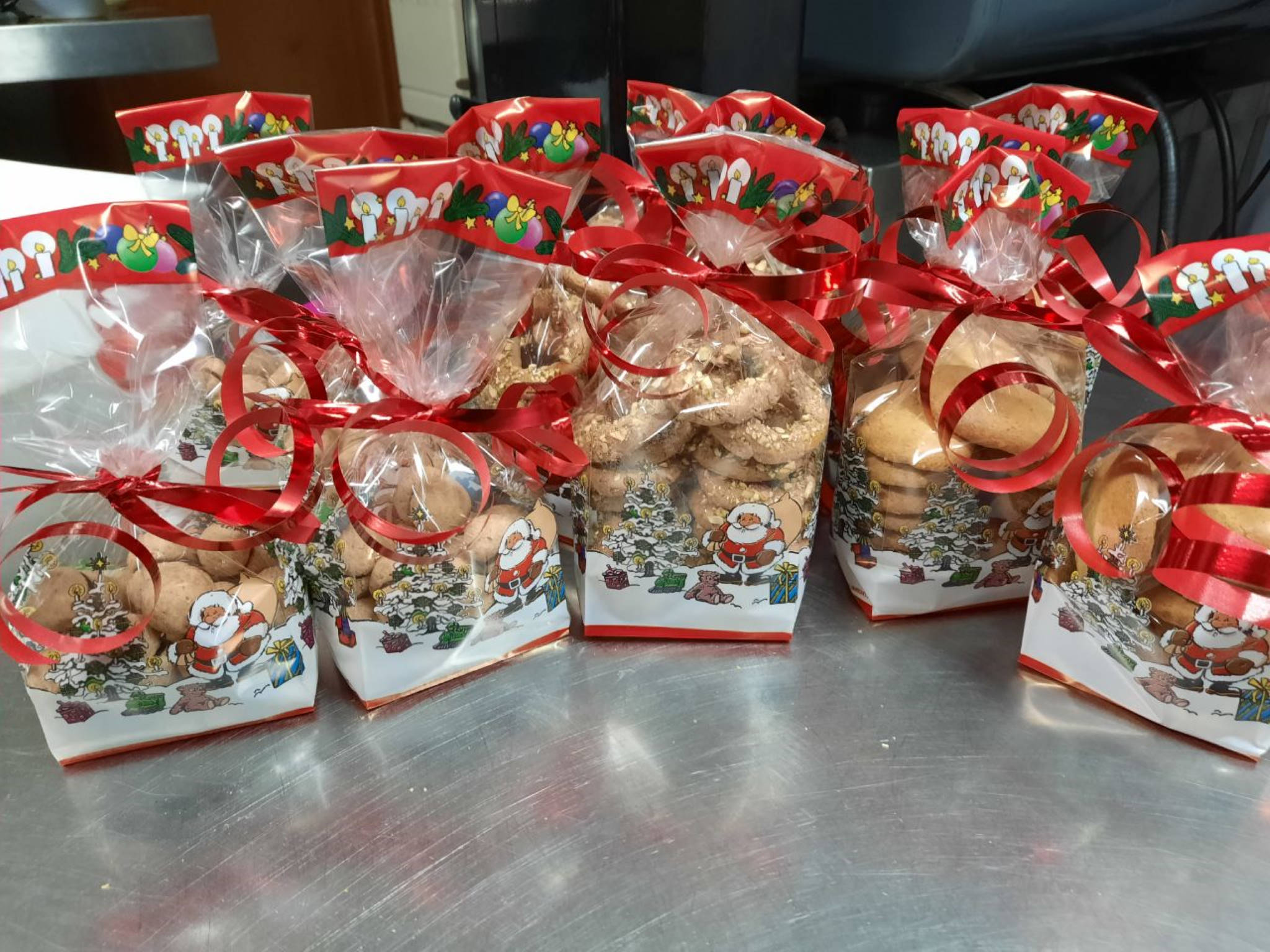 Vendita Prodotti a Km Zero – Biscotti Natalizi Assortiti