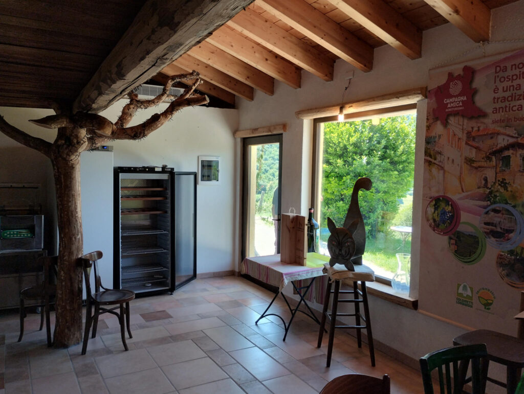 Negozio Agriturismo Al-Marnich - Scorcio Ingresso Negozio